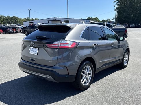 Used 2023 Ford Edge SEL image 8