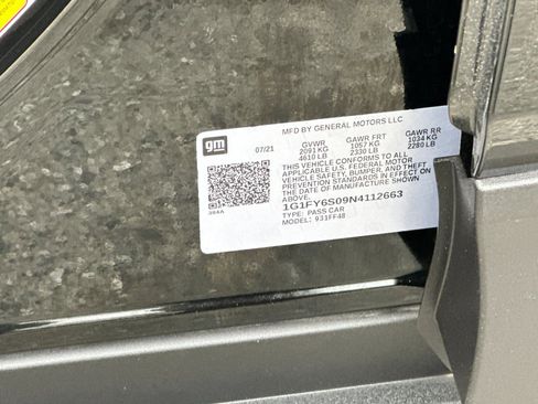 Used 2022 Chevrolet Bolt EUV LT w/ Convenience Package image 29