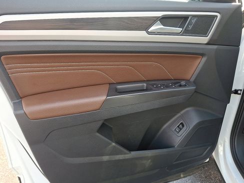 Certified 2023 Volkswagen Atlas SE w/ Panoramic Sunroof Package image 13