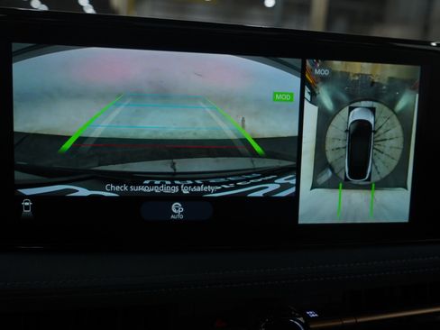 Used 2024 Nissan Ariya AWD image 31