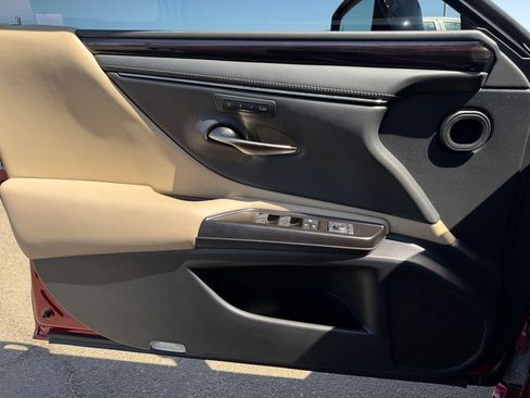 Used 2019 Lexus ES 350 w/ Premium Package FWD image 19