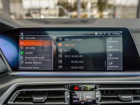 Used 2022 BMW X6 xDrive40i w/ M Sport Package image 18