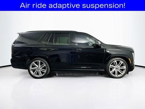Used 2025 Cadillac Escalade Sport Platinum w/ LPO, Floor Liner Package AWD/4WD image 8