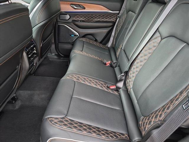 New 2027 Jeep Grand Cherokee Summit AWD/4WD image 16