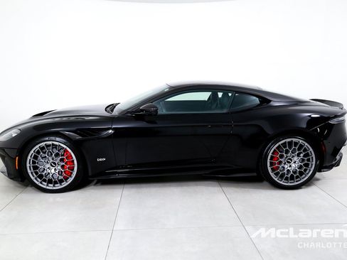 Used 2023 Aston Martin DBS Coupe RWD image 5