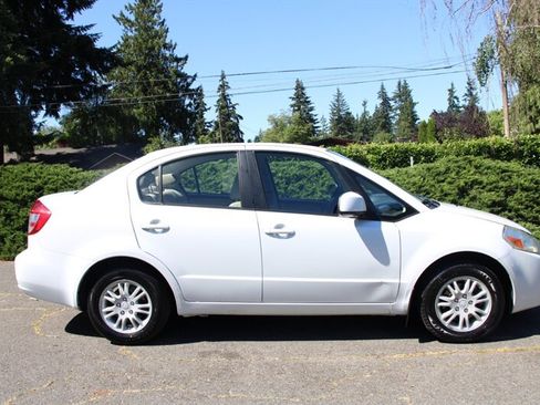 Used 2012 Suzuki SX4 LE FWD image 11