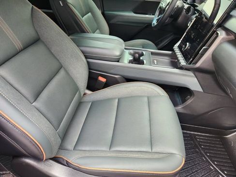 Used 2026 GMC Acadia AT4 w/ Luxury Package AWD/4WD image 15