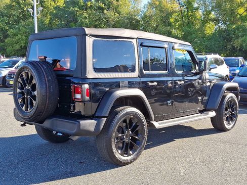 Used 2022 Jeep Wrangler Unlimited Sport image 6