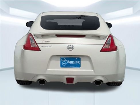 Used 2015 Nissan 370Z Coupe RWD image 5