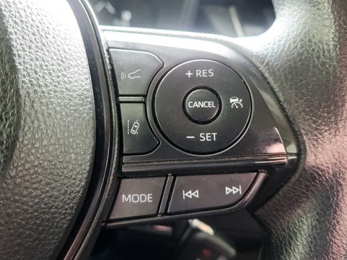 Used 2022 Toyota Corolla LE image 17