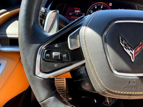 Used 2021 Chevrolet Corvette Stingray Premium Cpe w/ Z51 Performance Package image 19