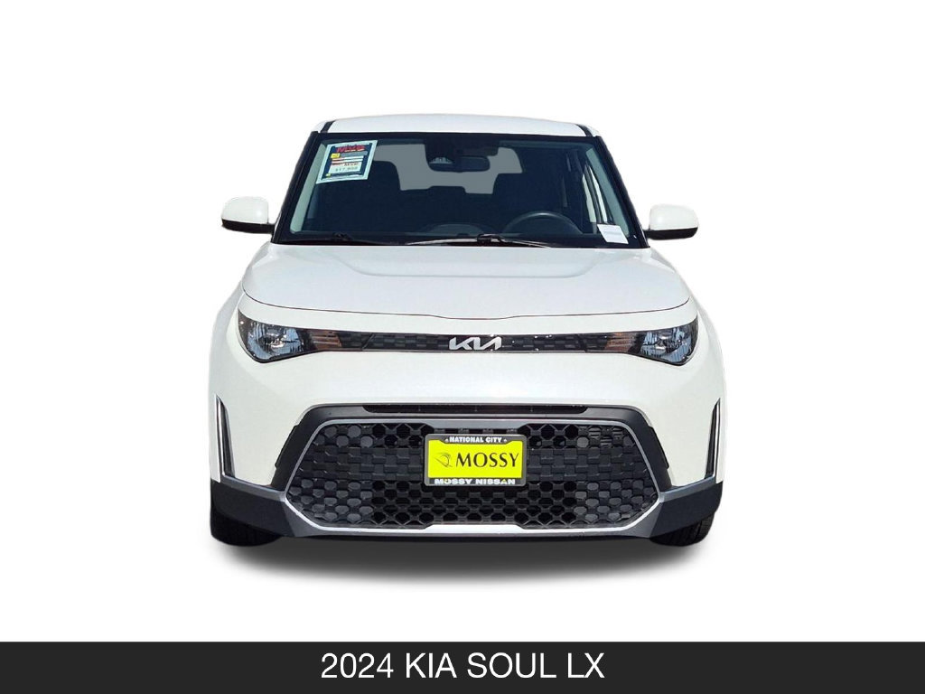 Used 2024 Kia Soul LX w/ Option Group 015 FWD image 4