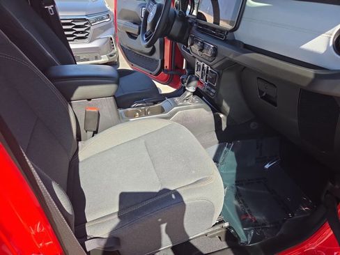 Used 2025 Jeep Wrangler Unlimited Sport AWD/4WD image 20
