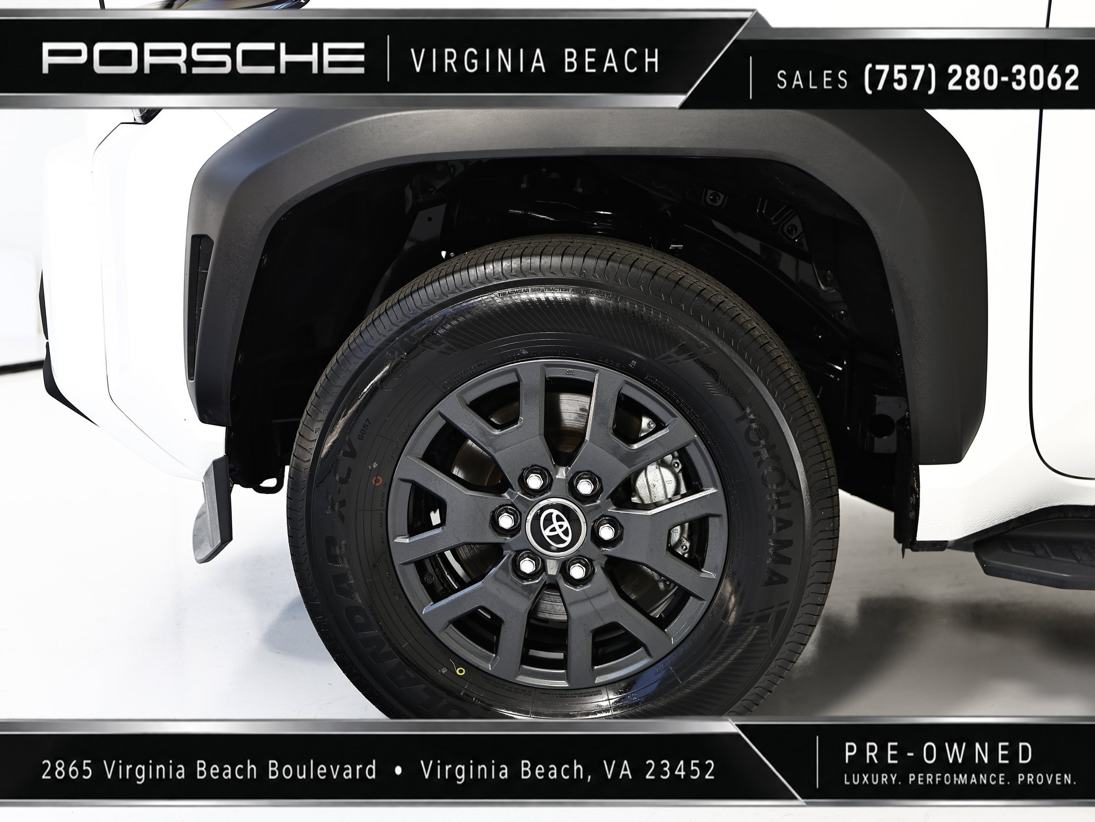 Used 2025 Toyota 4Runner SR5 AWD/4WD image 11