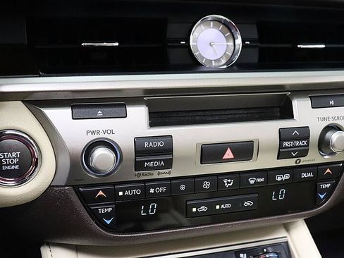 Used 2017 Lexus ES 350 w/ Premium Package FWD image 26