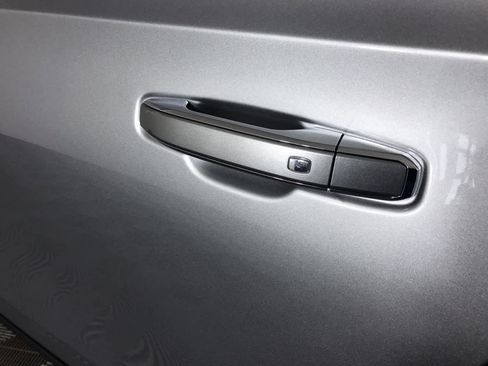 Used 2024 Chevrolet Tahoe High Country image 32