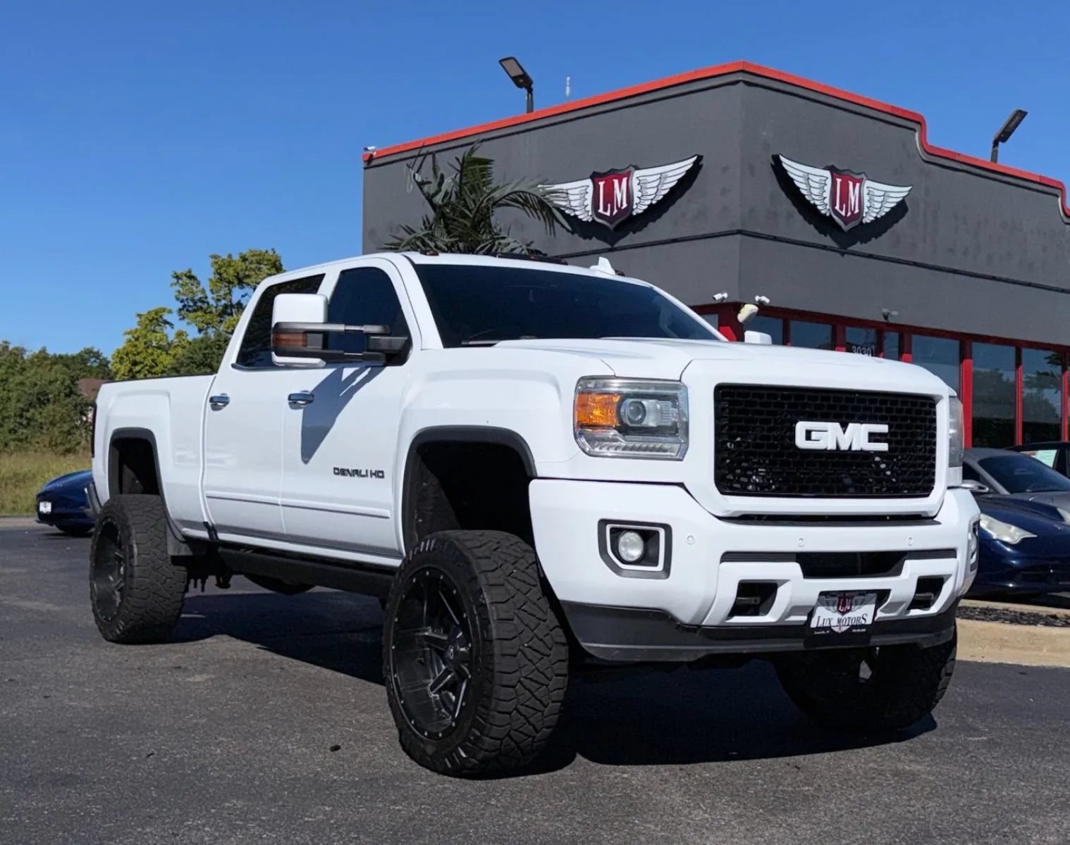 Used 2016 GMC Sierra 2500 Denali w/ Duramax Plus Package AWD/4WD image 1