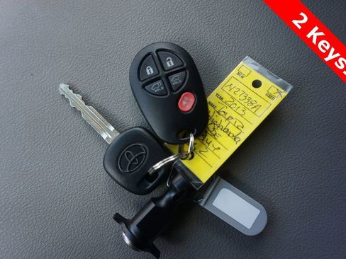 Used 2013 Toyota Highlander SE AWD/4WD image 29