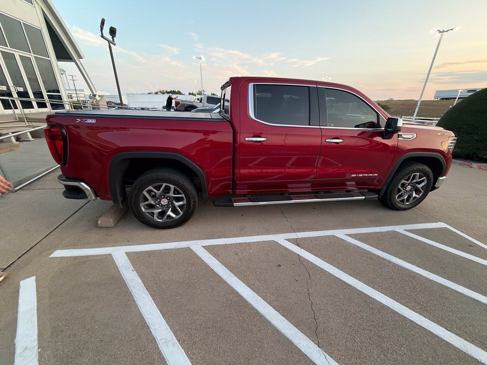 Used 2025 GMC Sierra 1500 SLT AWD/4WD image 17