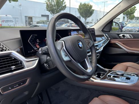 Certified 2025 BMW X7 xDrive40i AWD/4WD image 17