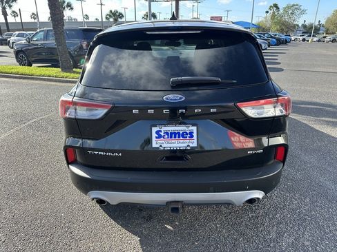 Used 2022 Ford Escape Titanium w/ Class II Trailer Tow Package image 5