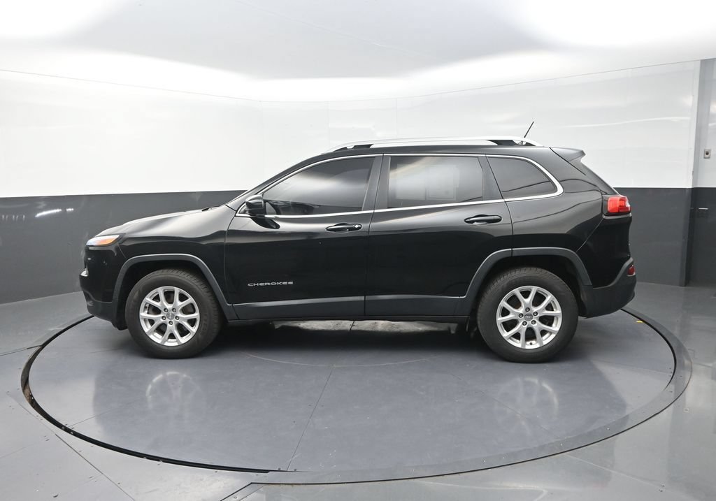 Used 2018 Jeep Cherokee Latitude AWD/4WD image 6