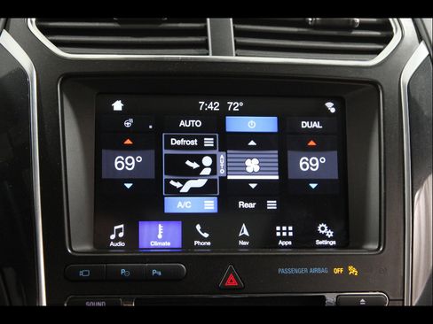 Used 2018 Ford Explorer Platinum AWD/4WD image 12