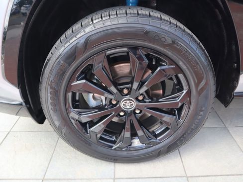 Used 2023 Toyota RAV4 SE AWD/4WD image 9