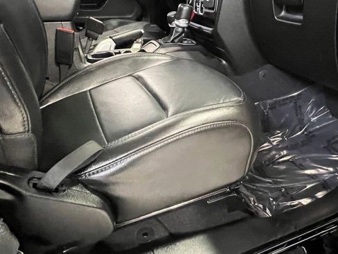 Used 2021 Jeep Wrangler Unlimited Sahara image 15