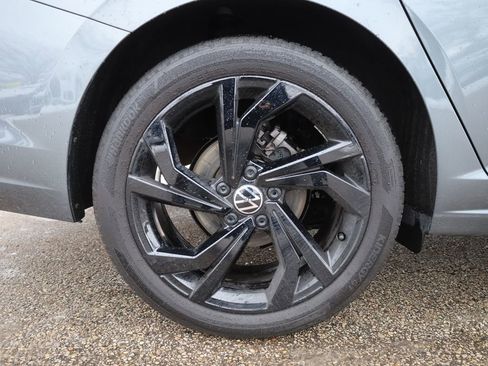 Used 2025 Volkswagen Jetta SE w/ Sunroof Package image 12