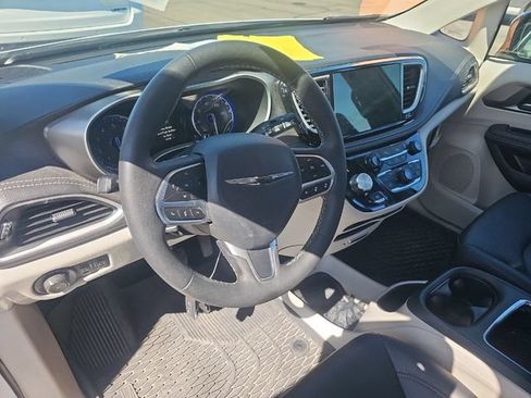 Used 2024 Chrysler Pacifica Touring-L w/ Road Tripper Package FWD image 12