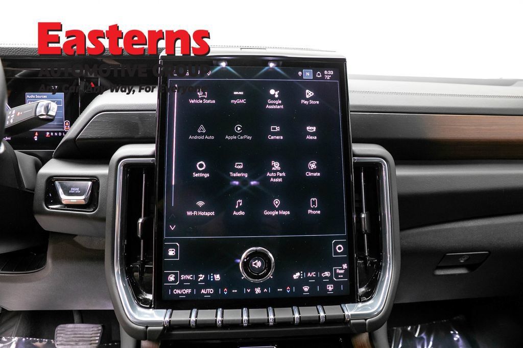 Used 2025 GMC Yukon Denali AWD/4WD image 12