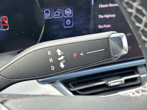 Used 2026 Chevrolet Equinox EV LT FWD image 23