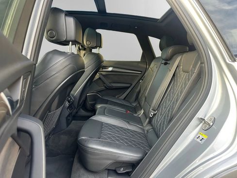 Used 2018 Audi SQ5 Prestige w/ Prestige Package image 33