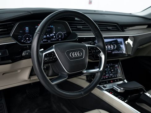 Certified 2024 Audi Q8 e-tron Premium Plus w/ Premium Plus Package AWD/4WD image 9