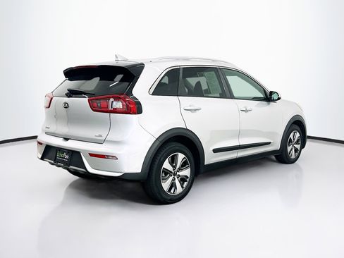 Used 2018 Kia Niro EX image 9
