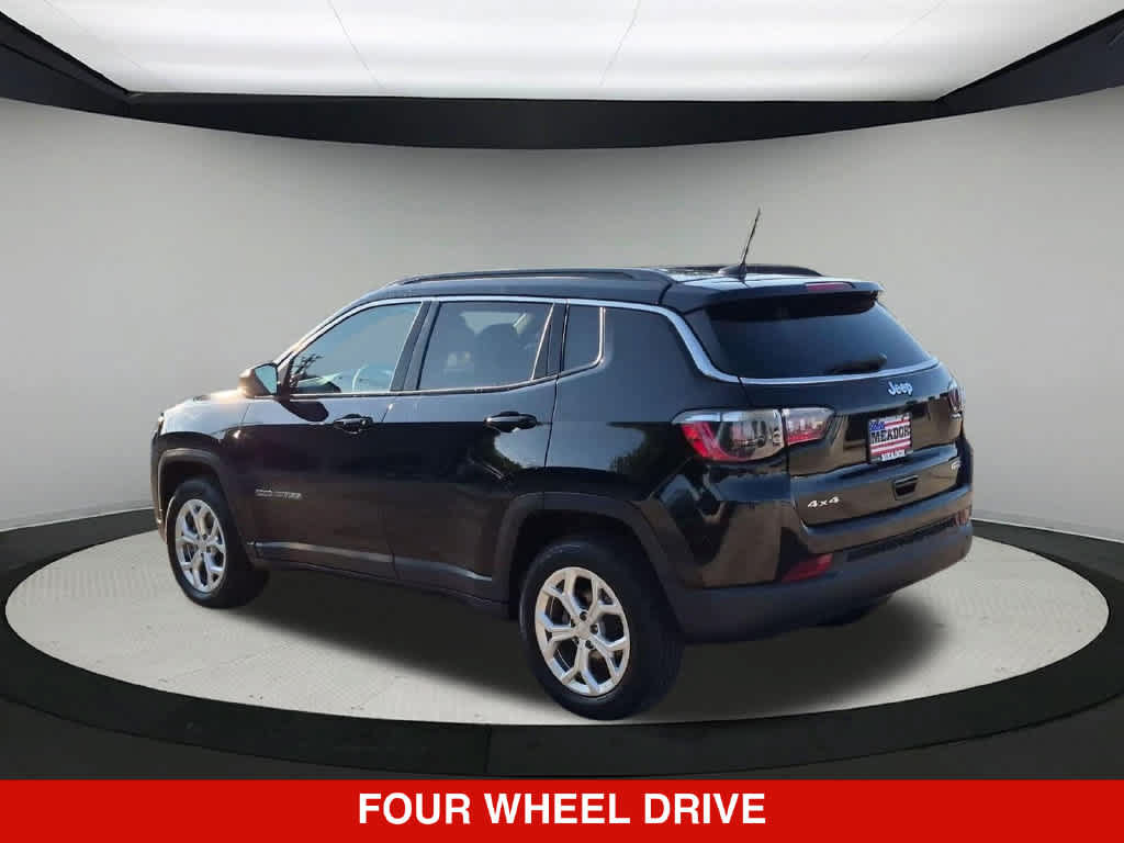 Used 2024 Jeep Compass Latitude AWD/4WD image 5