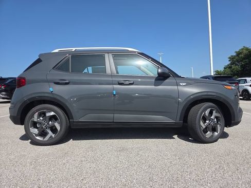 New 2026 Hyundai Venue SEL FWD image 17