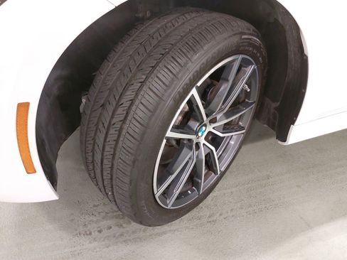 Used 2022 BMW 330i xDrive Sedan w/ Driving Assistance Package image 34