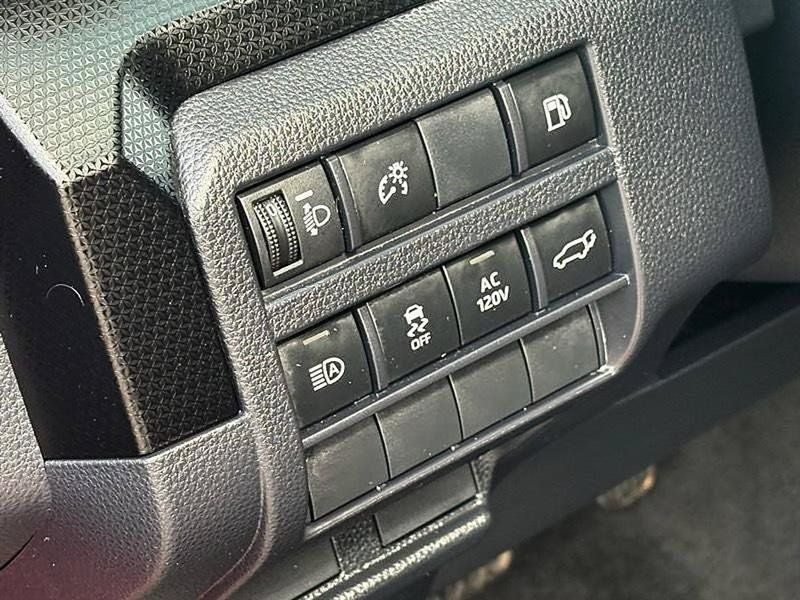 Used 2025 Toyota 4Runner Limited AWD/4WD image 19