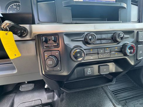 Used 2024 Ford F250 XL w/ XL Chrome Package AWD/4WD image 17