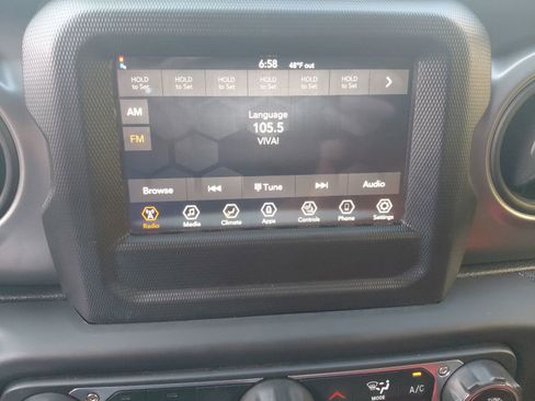 Used 2022 Jeep Wrangler Sport AWD/4WD image 10