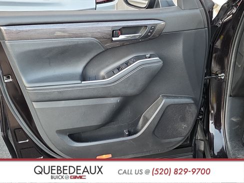 Used 2022 Toyota Highlander Platinum AWD/4WD image 9