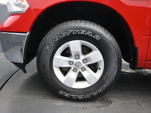 Used 2018 RAM 1500 Classic SLT AWD/4WD image 48
