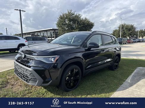 New 2026 Volkswagen Taos SE FWD image 1