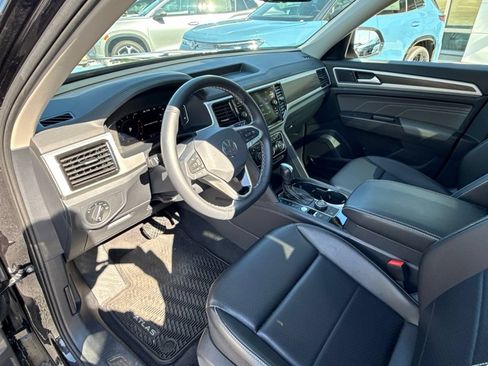 Used 2023 Volkswagen Atlas SE w/ Panoramic Sunroof Package AWD/4WD image 12