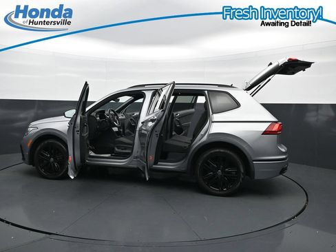 Used 2022 Volkswagen Tiguan SE R-Line FWD image 44