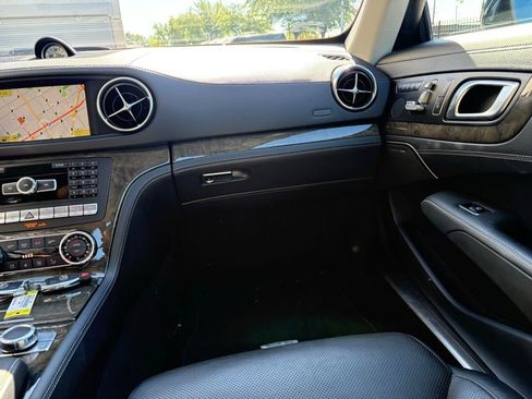 Used 2013 Mercedes-Benz SL 550 image 10