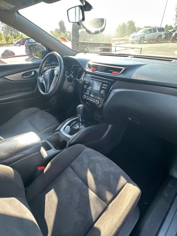 Used 2015 Nissan Rogue SV AWD/4WD image 6