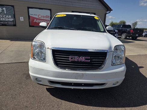 Used 2014 GMC Yukon SLE image 2